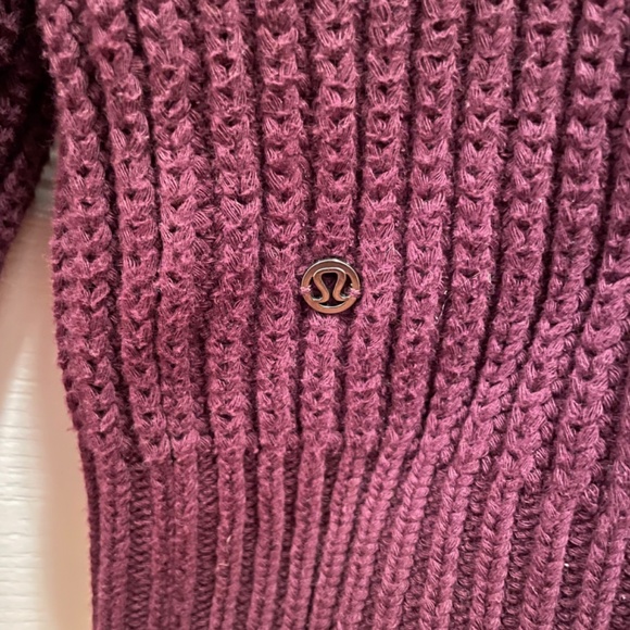 Lululemon bring the cozy turtleneck - Picture 3 of 5